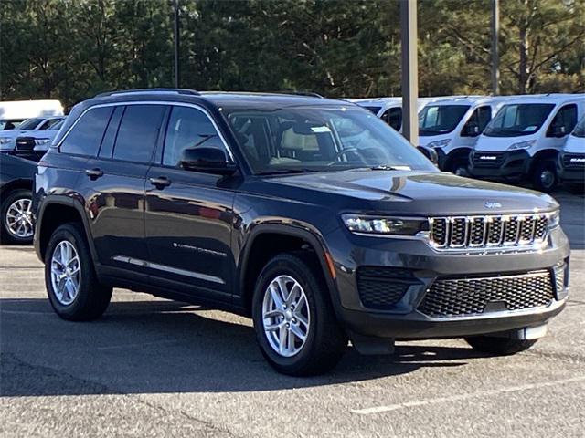 2023 Jeep Grand Cherokee GRAND CHEROKEE LAREDO 4X4