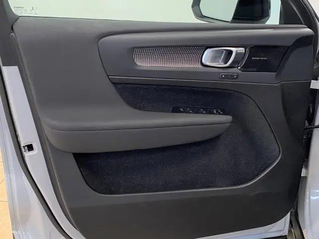 2021 Volvo XC40 Recharge Pure Electric P8