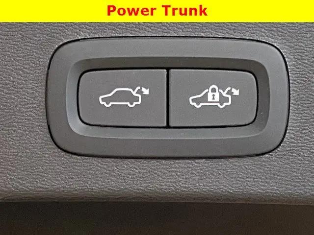 2021 Volvo XC40 Recharge Pure Electric P8
