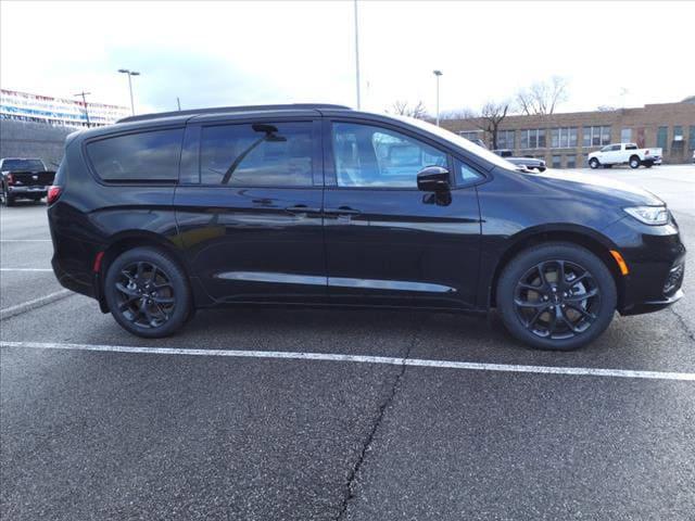 2023 Chrysler Pacifica PACIFICA LIMITED AWD