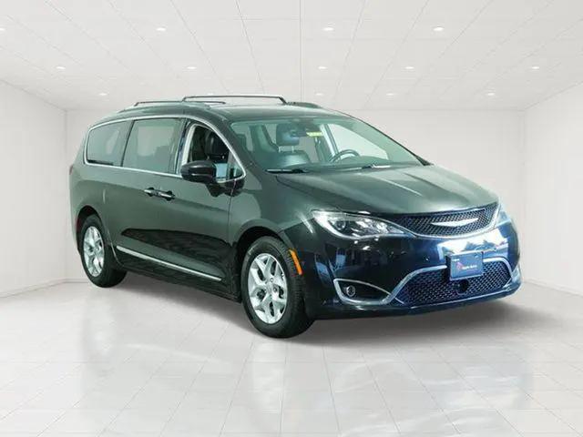 2017 Chrysler Pacifica Touring-L Plus for sale in Shakopee, MN