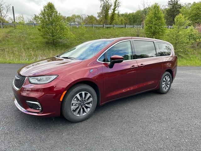 2023 Chrysler Pacifica Hybrid PACIFICA PLUG-IN HYBRID TOURING L