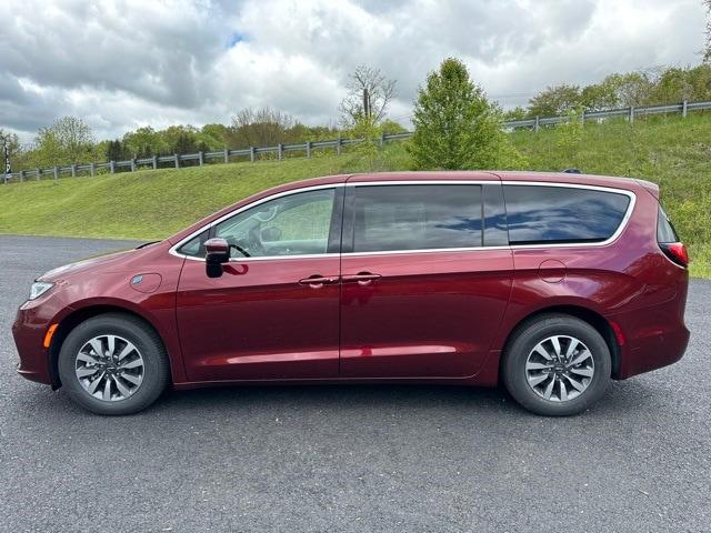 2023 Chrysler Pacifica Hybrid PACIFICA PLUG-IN HYBRID TOURING L