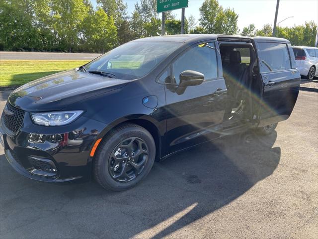 2023 Chrysler Pacifica Plug-In Hybrid PACIFICA PLUG-IN HYBRID TOURING L