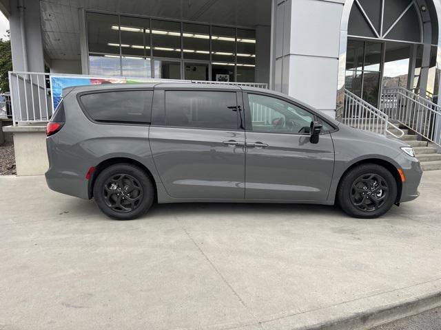 2023 Chrysler Pacifica Plug-In Hybrid PACIFICA PLUG-IN HYBRID LIMITED