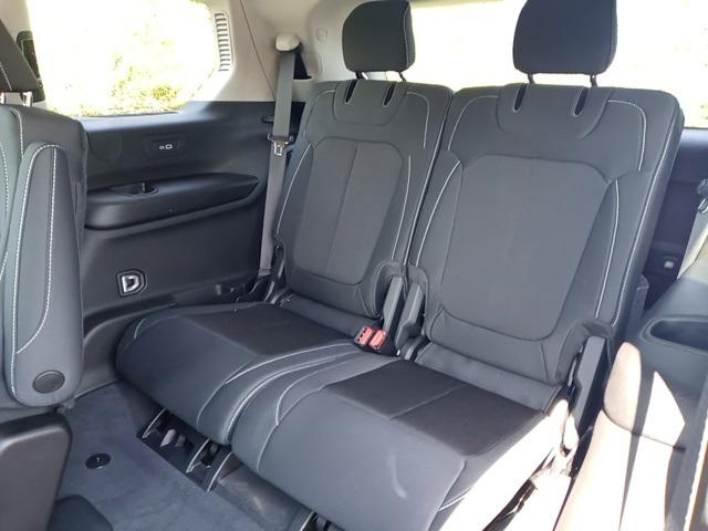 2023 Jeep Grand Cherokee GRAND CHEROKEE L LAREDO 4X4