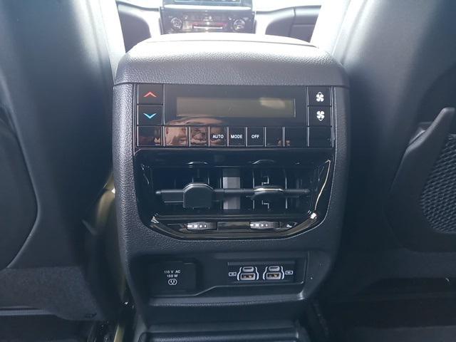 2023 Jeep Grand Cherokee GRAND CHEROKEE L LAREDO 4X4