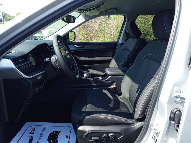 2023 Jeep Grand Cherokee GRAND CHEROKEE L LAREDO 4X4