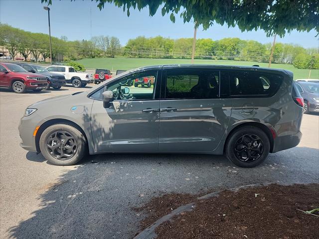2023 Chrysler Pacifica Plug-In Hybrid PACIFICA PLUG-IN HYBRID TOURING L