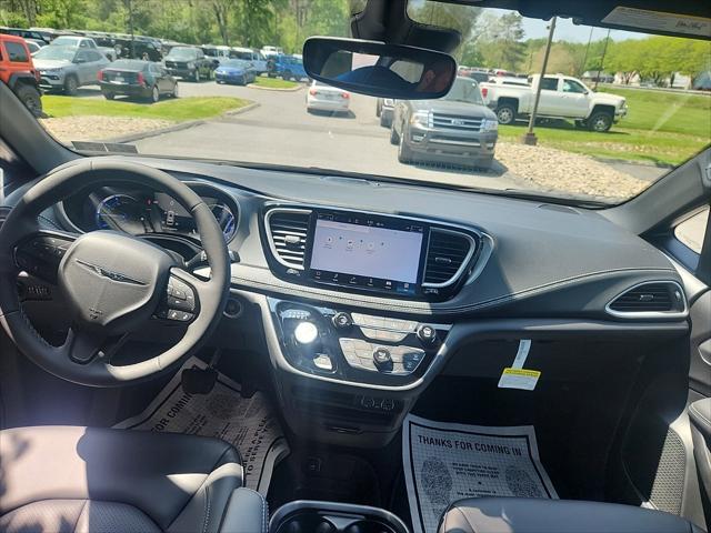2023 Chrysler Pacifica Plug-In Hybrid PACIFICA PLUG-IN HYBRID TOURING L