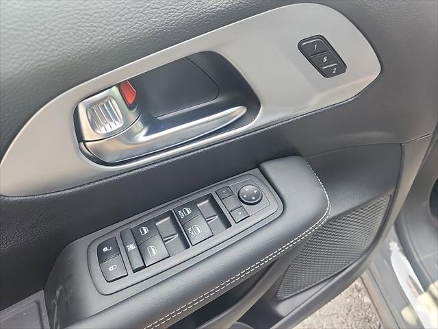 2023 Chrysler Pacifica Plug-In Hybrid PACIFICA PLUG-IN HYBRID TOURING L