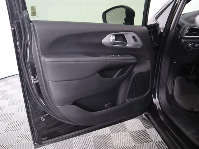 2023 Chrysler Pacifica PACIFICA TOURING L