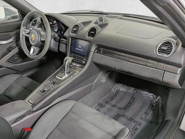 2021 Porsche 718 Spyder Roadster