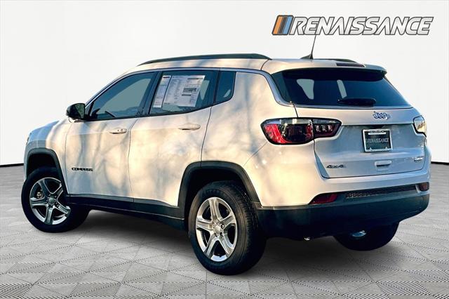 2023 Jeep Compass COMPASS LATITUDE 4X4