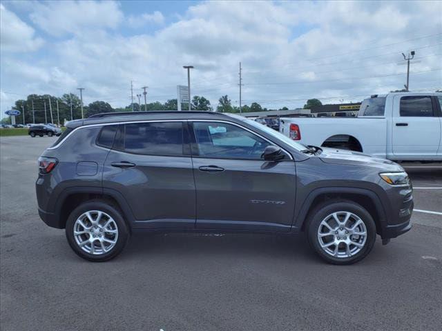 2023 Jeep Compass COMPASS LATITUDE LUX 4X4