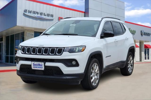 2023 Jeep Compass COMPASS LATITUDE LUX 4X4