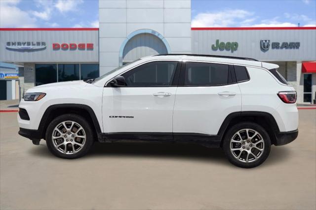 2023 Jeep Compass COMPASS LATITUDE LUX 4X4