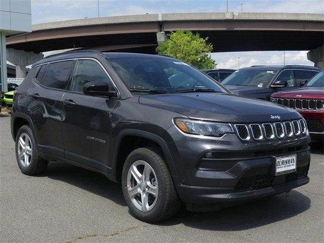 2023 Jeep Compass COMPASS LATITUDE 4X4