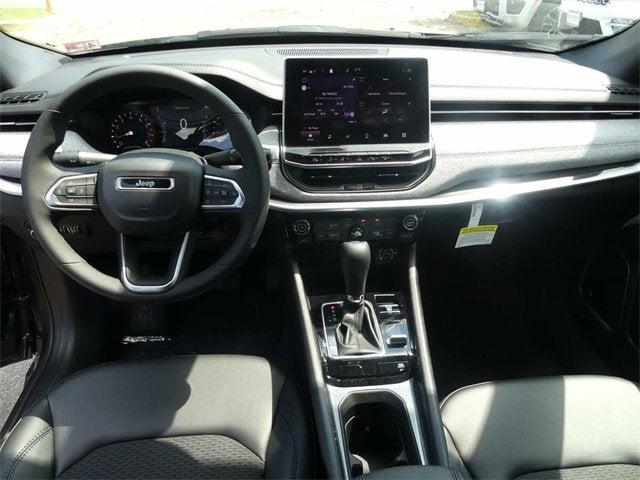 2023 Jeep Compass COMPASS LATITUDE 4X4