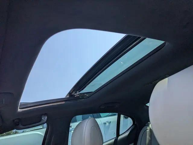 2022 Genesis G70 3.3T RWD