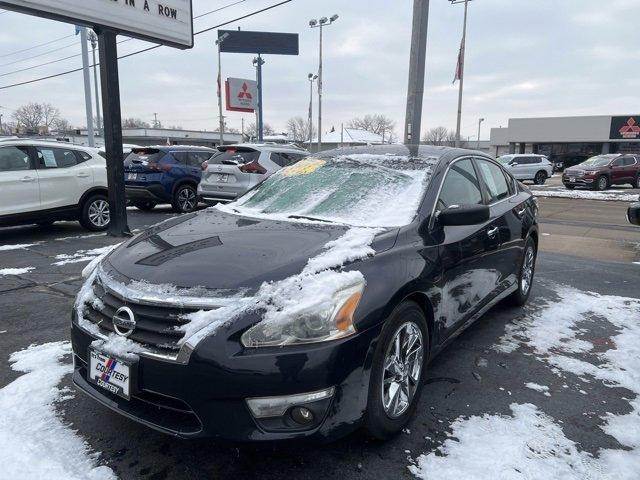2015 Nissan Altima 2.5 SV for sale in Moline, IL