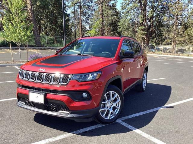 2023 Jeep Compass COMPASS LATITUDE LUX 4X4