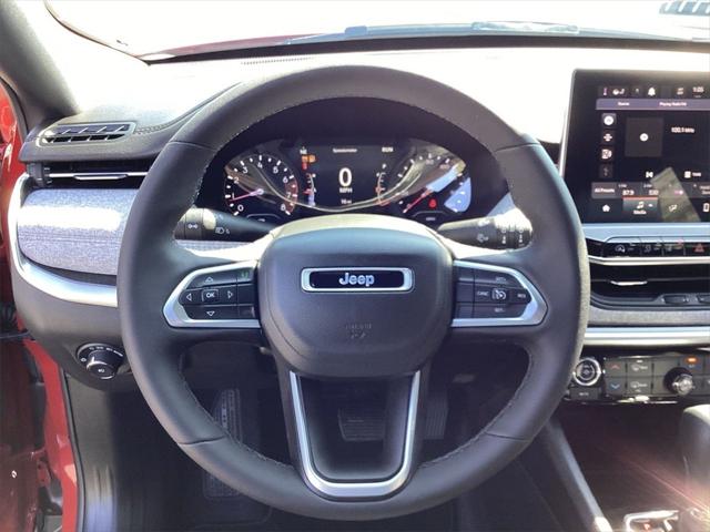 2023 Jeep Compass COMPASS LATITUDE LUX 4X4