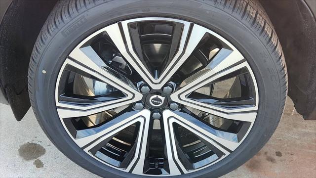 2023 Volvo XC60 B5 Ultimate Bright Theme