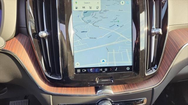2023 Volvo XC60 B5 Ultimate Bright Theme