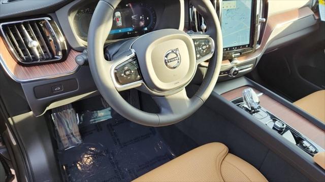 2023 Volvo XC60 B5 Ultimate Bright Theme