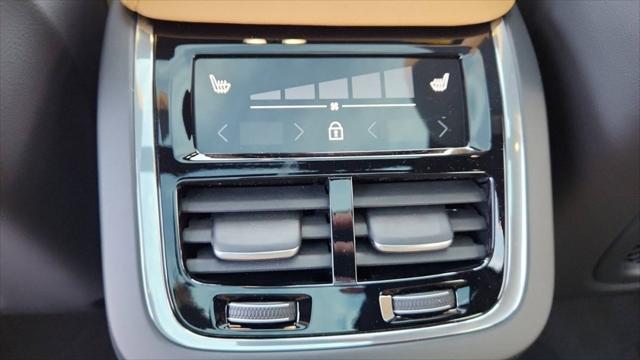 2023 Volvo XC60 B5 Ultimate Bright Theme