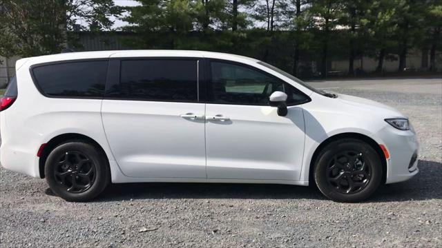 2023 Chrysler Pacifica Hybrid PACIFICA PLUG-IN HYBRID TOURING L