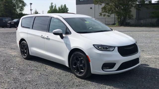 2023 Chrysler Pacifica Hybrid PACIFICA PLUG-IN HYBRID TOURING L