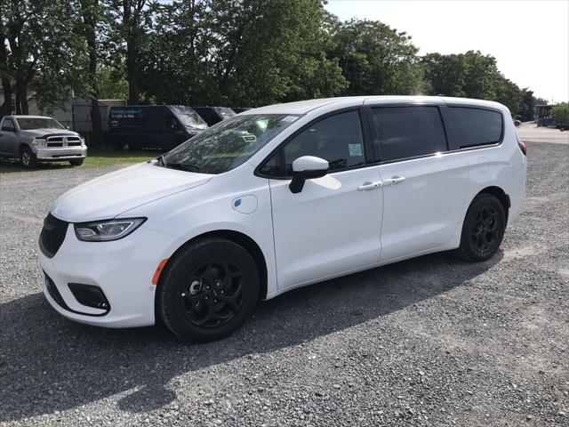 2023 Chrysler Pacifica Hybrid PACIFICA PLUG-IN HYBRID TOURING L