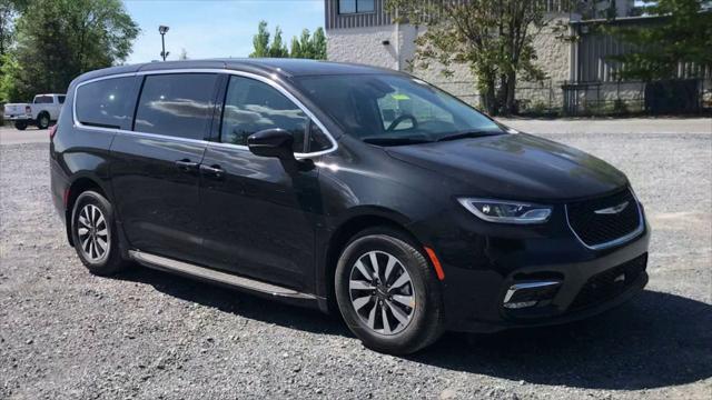 2023 Chrysler Pacifica Hybrid PACIFICA PLUG-IN HYBRID TOURING L