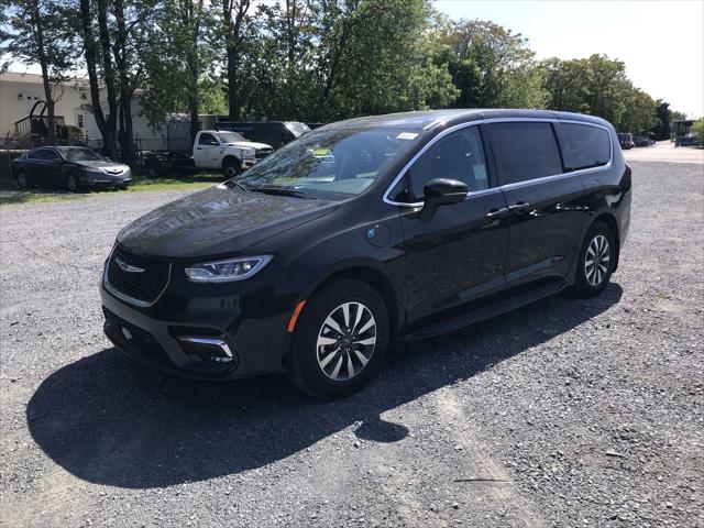 2023 Chrysler Pacifica Hybrid PACIFICA PLUG-IN HYBRID TOURING L