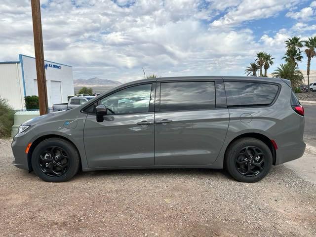 2023 Chrysler Pacifica Plug-In Hybrid PACIFICA PLUG-IN HYBRID TOURING L