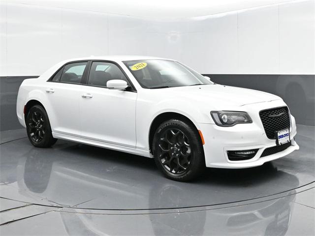 2021 Chrysler 300 Touring L AWD