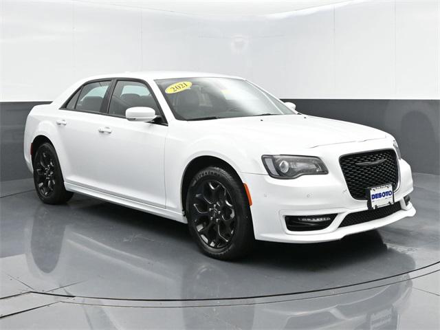 2021 Chrysler 300 Touring L AWD