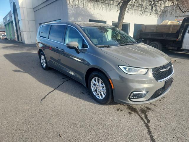 2023 Chrysler Pacifica PACIFICA TOURING L