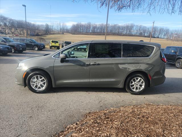 2023 Chrysler Pacifica PACIFICA TOURING L