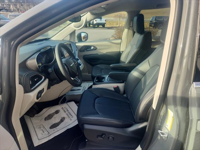 2023 Chrysler Pacifica PACIFICA TOURING L