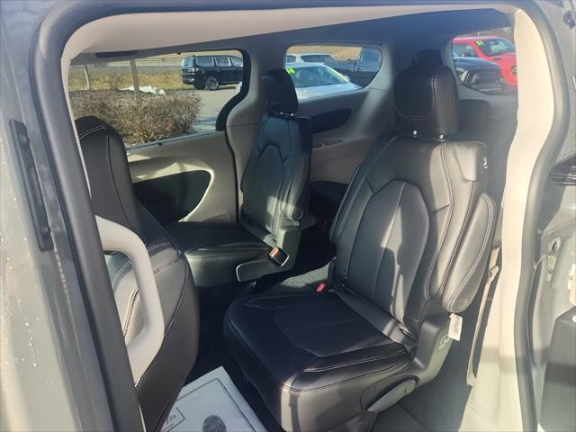 2023 Chrysler Pacifica PACIFICA TOURING L