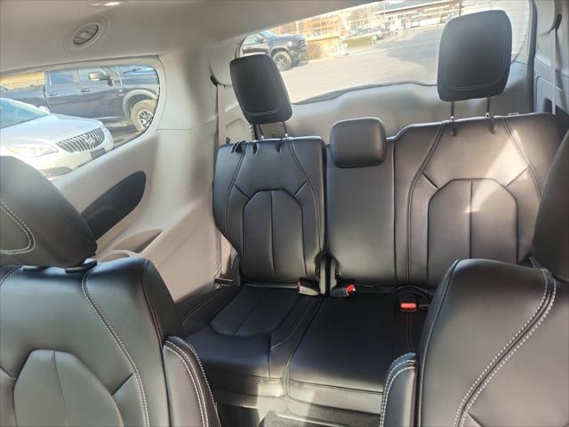 2023 Chrysler Pacifica PACIFICA TOURING L