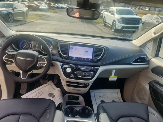 2023 Chrysler Pacifica PACIFICA TOURING L