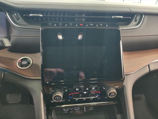 2023 Jeep Grand Cherokee GRAND CHEROKEE SUMMIT 4X4