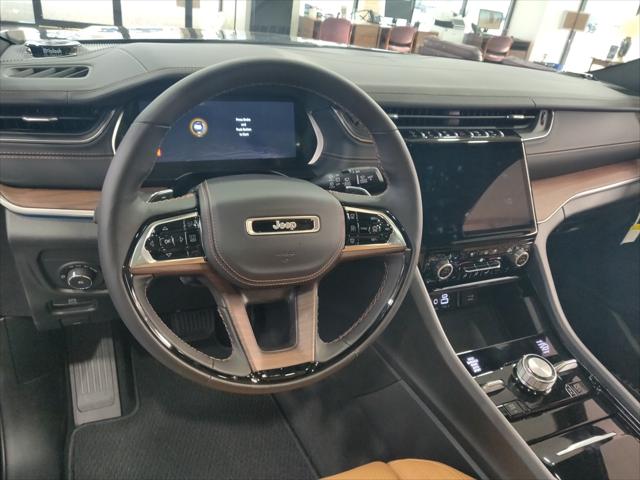 2023 Jeep Grand Cherokee GRAND CHEROKEE SUMMIT 4X4