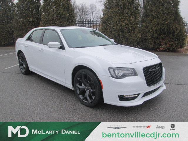 2023 Chrysler Chrysler 300 300 TOURING L RWD