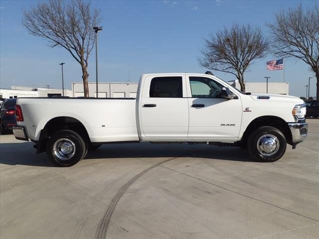 2022 RAM 3500 Tradesman Crew Cab 4x4 8 Box