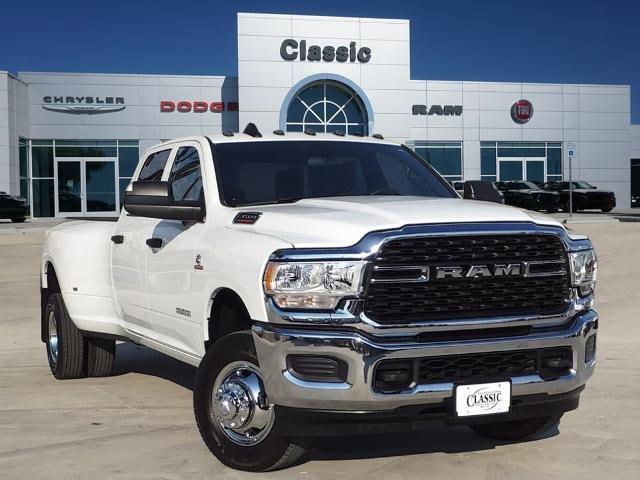 2022 RAM 3500 Tradesman Crew Cab 4x4 8 Box